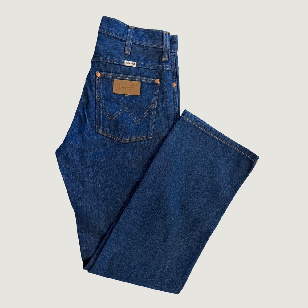 Wrangler Women's High Waisted Straight Leg Indigo Jeans 26x31 NWOT - Picture 2 of 8